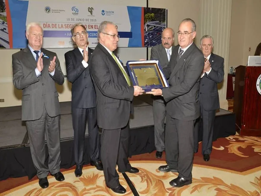 foto del plantel de Brasil en 2002 con la copa
